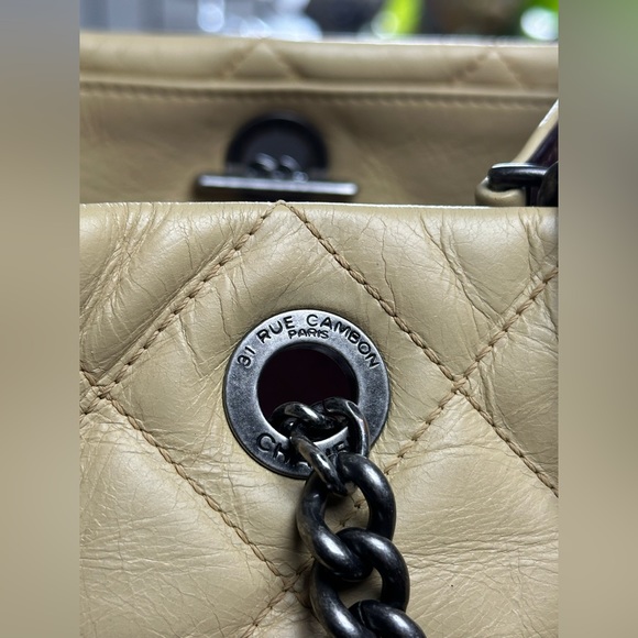 VTG Chanel Jumbo XL Flap Bag Quilted Calfskin Cream Gunmetal HW - Picture 13 of 17